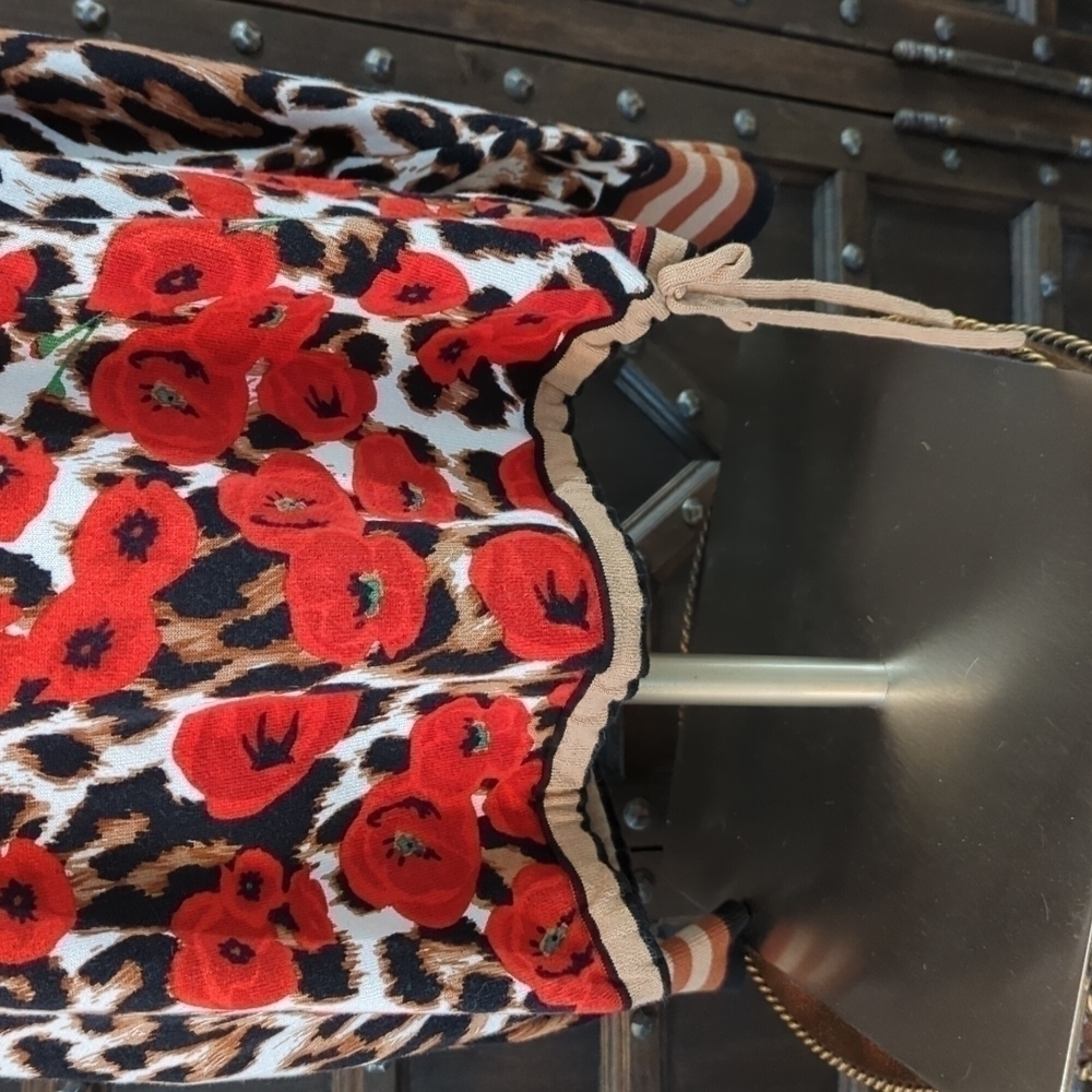 𝅺ANIMAL print and red flower sweater size XL long sleeve super soft tie bottom. - Picture 2 of 7